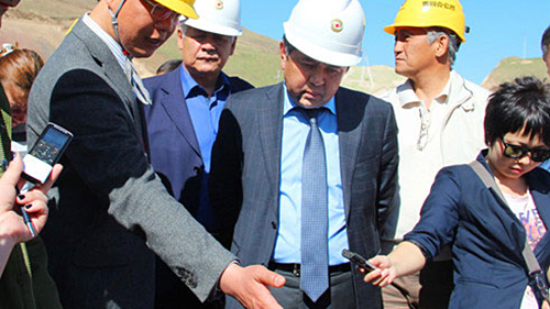 <p>On May 3<sup>rd</sup>, 2014, First Deputy Prime Minister of Kyrgyzstan visited Zijin’sAltynken gold mine.</p>