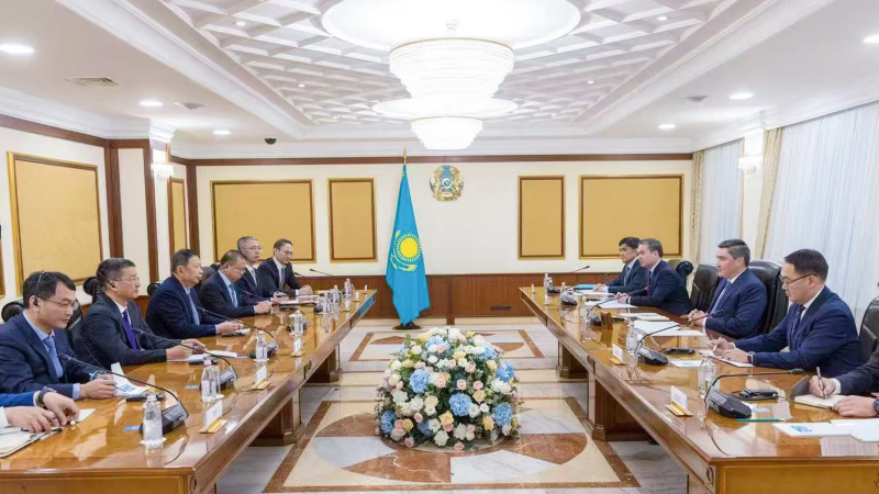 Zijin Chairman Meets with Kazakhstan Prime Minister in Astana after Major Gold Mine Deal