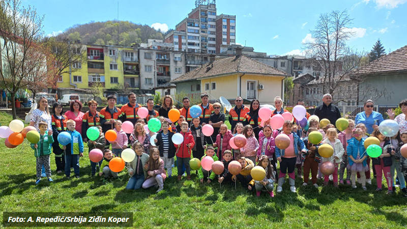 Bor030: Srbija Ziđin Koper obeležila međunarodni dan planete Zemlje akcijom sadnje u majdanpečkom vrtiću