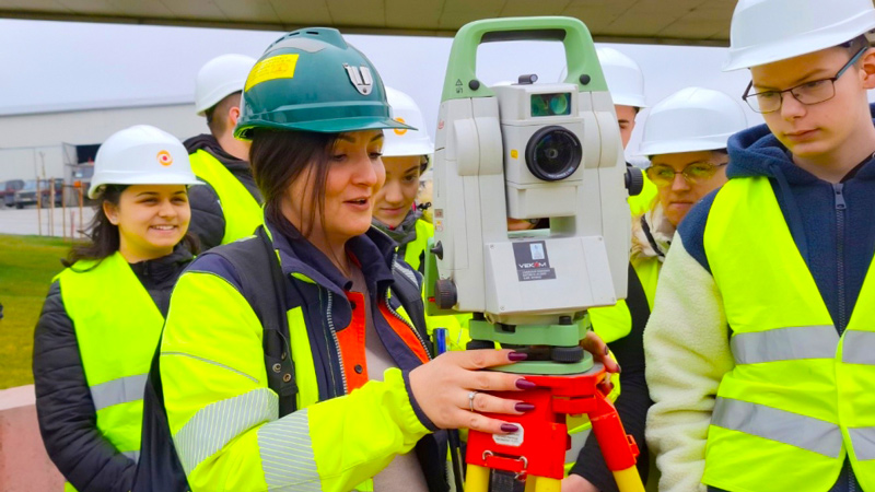 Serbia Zijin Mining Strives for Gender Equality: “Safety Helmets Have No Gender”